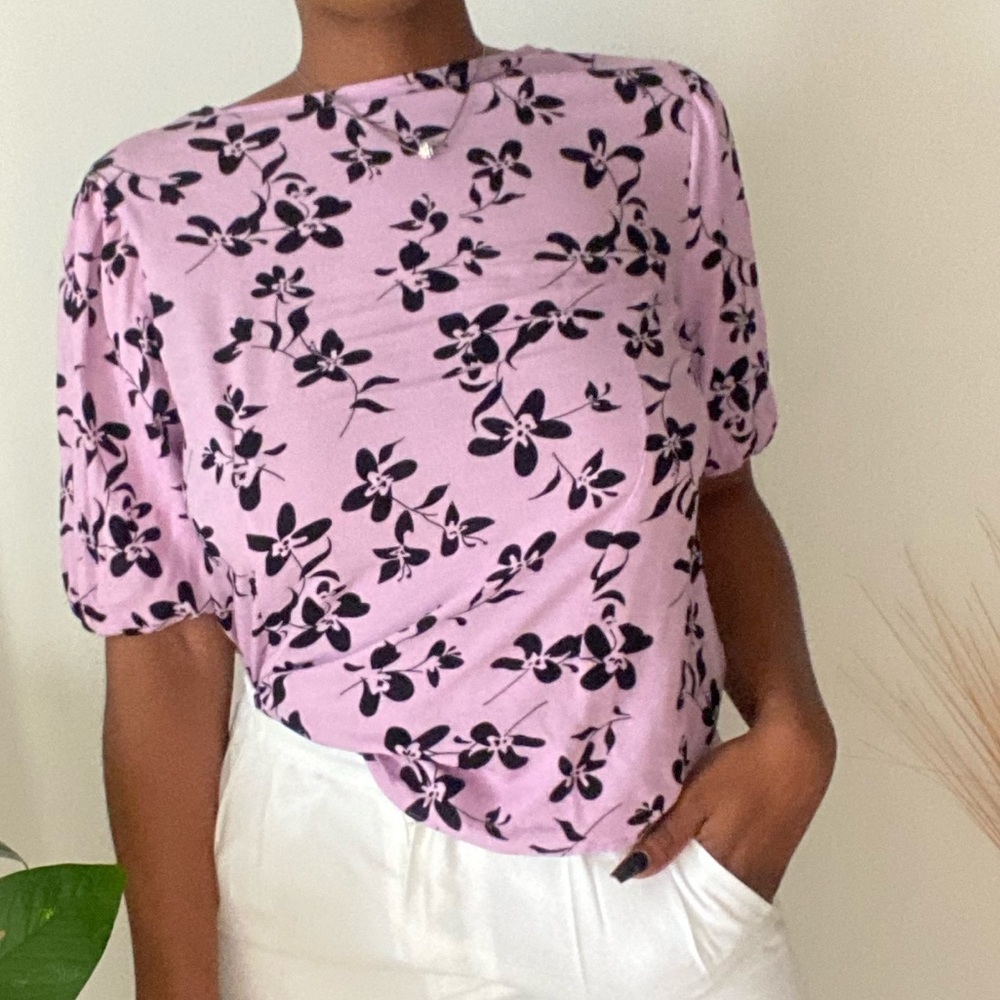 Pink Fleur De Lis Short Sleeve  Top💕